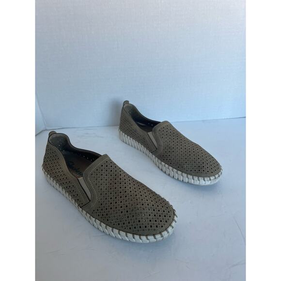 SKECHERS Women’s Sepulveda Blvd Taupe Laser Cut Round Toe Slip On Shoe Sz 9 - Picture 2 of 11